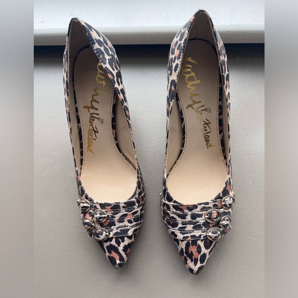 Kathy Van Zeeland Cordy Leopard Kitten Heels | Size 6 | Pointed Toe Dress Pumps - Picture 2 of 5